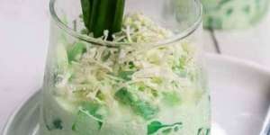 Sempurnakan Sajian Makan dengan Menyantap Segarnya Buko Pandan Yuk!