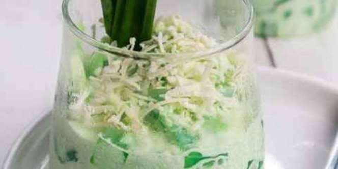 Sempurnakan Sajian Makan dengan Menyantap Segarnya Buko Pandan Yuk!