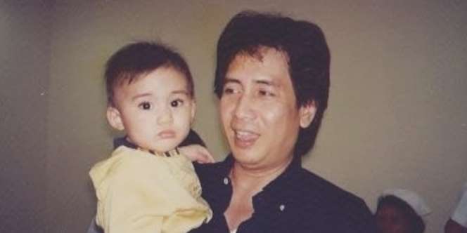 Ganteng Bertubuh Atletis Anak Artis Ini Jadi Pacar Selebritis Terkenal Dijuluki Hot Mama, Tebak Siapa? 
