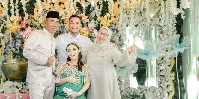 Mewah! 5 Potret Tasyakuran 7 Bulan Zaskia Gotik