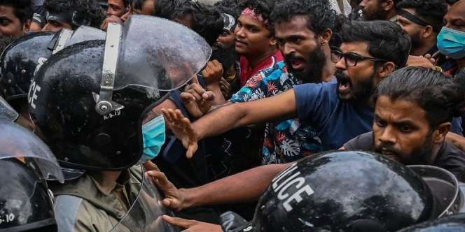 Krisis Sri Lanka, Saat Rajapaksa Dipaksa Massa Hengkang dari Istana