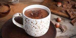 Cuaca Lagi Dingin-Dinginnya, Minum Cokelat Panas Ternyata Banyak Manfaatnya