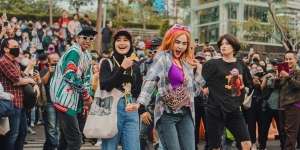 Potret 7 Seleb Catwalk di Citayam Fashion Week, Ada yang Totalitas Banget Hingga Pakai Kostum Laga!