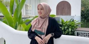 Punya Kulit Glowing, Dhini Aminarti Andalkan Hal Ini
