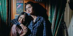 Romantis Banget, Ini Kado Dul Jaelani untuk Tissa Biani