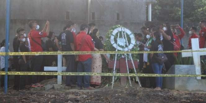 Autopsi Ulang, Pembongkaran Makam Brigadir J Diiringi Doa Keluarga dan Tangis Ibunda
