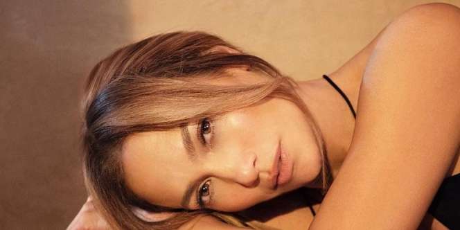 Setelah Menikah Kulit Awet Muda Jennifer Lopez Ramai Diperbincangkan, Ternyata Ini Rahasianya