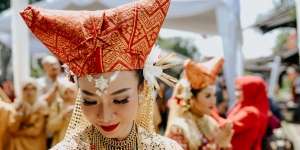 Viral Jam Gadang Fashion Week, Sandiaga Uno: `Onde Mande, Rancak Bana`
