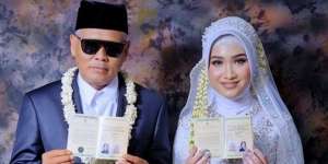 Ingat Pernikahan Viral Kakek Sondani `Si Juragan Tanah` dan Gadis 19 Tahun? Cerai Usai 2 Bulan Nikah, Kini Sakit-Sakitan & Kian Kurus