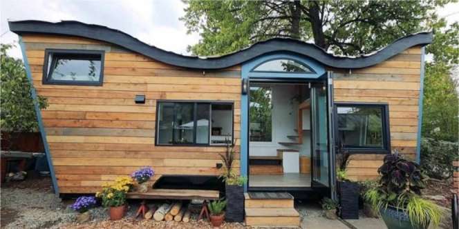 Rumah Mini Bentuk Gelombang, Interiornya Mungil tapi Nyaman