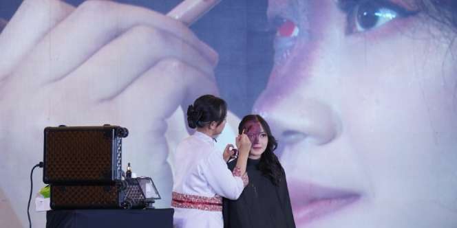 Siswi SMK PGRI 1 Kudus Buat Special Effect Makeup Keren