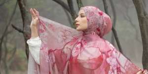 Motif Hijab Romantis Bikin Tampilan Lebih Elegan