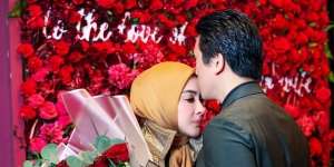 Syahrini Ulang Tahun ke-40 Hari Ini, Lihat Kado dan Ucapan Manis Reino Barack yang Bikin `Melting`