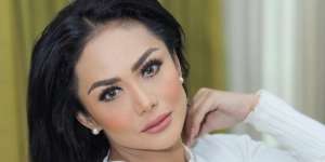Ramahnya Krisdayanti Diajak Foto Bareng Fans, Tangan Bodyguard Sampai Ditepis