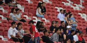 Nonton Bola Lewat Streaming, Pria Ini Pergoki Ceweknya Mesra dengan Cowok Lain, Padahal Pamitnya Bikin Tugas Kuliah