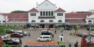 Viral Sosok Pengisi Suara Pengumuman di Stasiun Cirebon, Jernih Banget