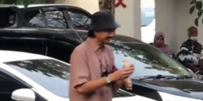 Viral Penampilan Sederhana Duta Sheila on 7 Dikira Tukang Parkir