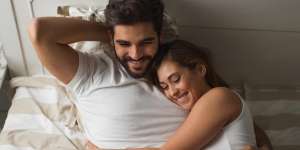 Curhat Tak Bisa Tidur Malam Lantaran Terganggu Suara Desahan Tetangga Sebelah Kayak Kesakitan, Netizen Kasih Solusi Kocak