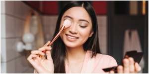 Tampil Cantik dan Rawat Kulit Wajah Sekaligus, Rahasianya Ada di Hybrid Makeup dari Produk Venus