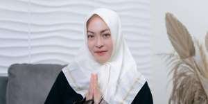 Diroasting Kiky Saputri, Wajah Angelina Sondakh Disorot