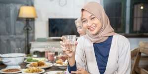 Hindari 4 Aktivitas Ini Setelah Makan, Waspada Berisiko Kesehatan Lho!
