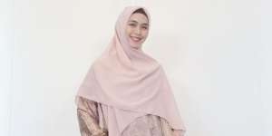 Kini Oki Setiana Dewi Juga Dakwah Lewat Fashion