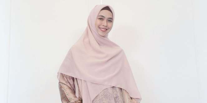 Kini Oki Setiana Dewi Juga Dakwah Lewat Fashion
