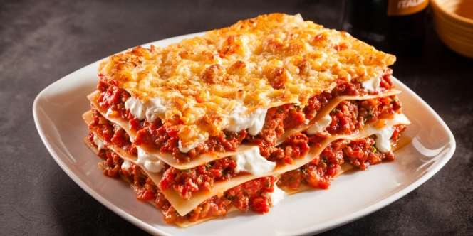 Rayakan Ulang Tahun Kali Ini dengan Lasagna Cake Biar Beda dari Biasanya Yuk!