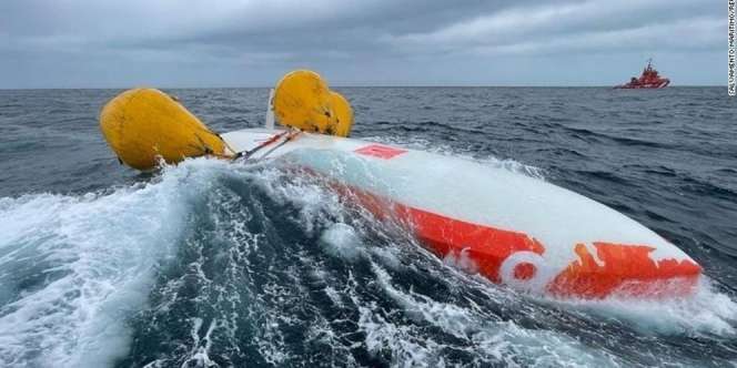 Ajaib! Kakek 62 Tahun Selamat Usai 16 Jam Terapung di Samudera Atlantik karena Perahunya Terbalik