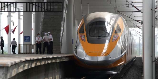 Penampakan Lengkap Kereta Cepat Jakarta-Bandung, Ada Fasilitas First Class dan Motif Batik