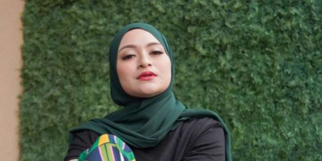 Potret Kedekatan Nathalie Holscher dan Riesca Rose