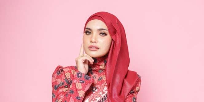 Tutorial Makeup Flawless di Wajah Berjerawat dan Kemerahan dengan Es Batu, Hasilnya Bikin Takjub!
