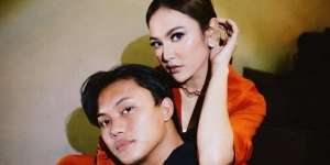 Tangis Mahalini di Konser Rizky Febian: `Silent is Gold`