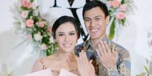 Potret Mitha Hardiyanti Istri Pebulu Tangkis Vito, Cantiknya Kebangetan!