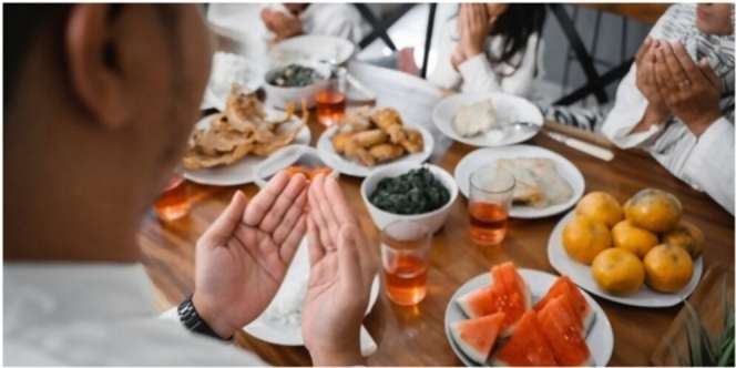 Doa Buka Puasa Sunnah Sesuai Hadis dan Manfaat Menjalankannya Bagi Umat Islam