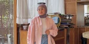 Inspirasi OOTD Hijab Kasual & Feminin dengan Sentuhan Pink