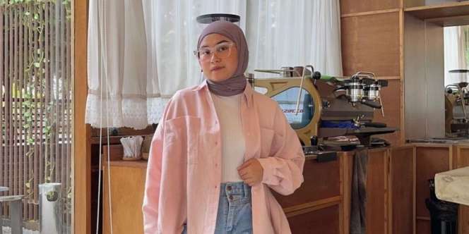 Inspirasi OOTD Hijab Kasual & Feminin dengan Sentuhan Pink