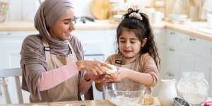 Jarang Disadari Orang Tua, Aroma Hidangan dari Memasak Bersama Anak Akan Diingat Hingga Dewasa Kelak