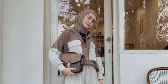 Gaya Hijab Layering ala Helmi Nursifah, Terlihat Santai dan Modis