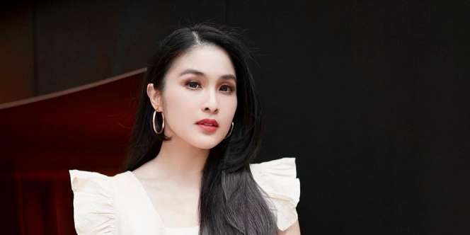 Terkabul Setelah 6 Tahun Menikah, Sandra Dewi Girang Dapat Kado Ultah Mobil `Manusiawi`