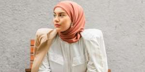 Tutorial Hijab ala Irish Bella, Stylish nan Simpel!