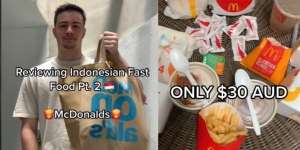 Santap Fast Food di Indonesia, Bule Australia Kaget dan Beri Rating Tinggi ke Menu Ini