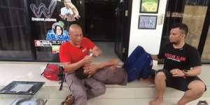 Ngeri, Tim Panji Petualang Tumbang Usai Disembur Bisa Ular Kobra!