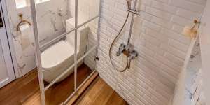 Pisahkan Area Basah dan Kering di Kamar Mandi dengan Apik