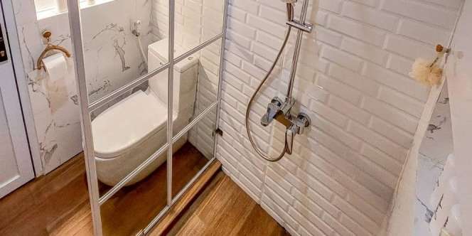 Pisahkan Area Basah dan Kering di Kamar Mandi dengan Apik