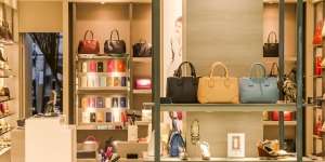 7 Tulisan Lucu Tas Branded KW, Bikin Gagal Fokus