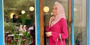 Tutorial Pashmina Menutup Dada ala Juara DIW 2022, Simpel dan Tetap Syar'i