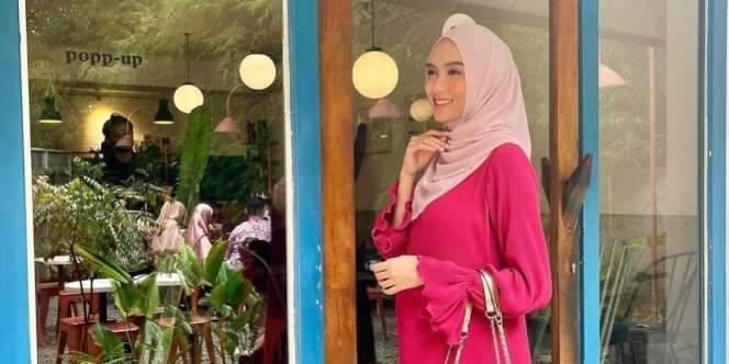 Tutorial Pashmina Menutup Dada ala Juara DIW 2022, Simpel dan Tetap Syar'i