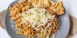 Cara Mudah Bikin Mi ala Gacoan Viral Pakai Mi Instan