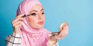 Cegah Maskara Mengotori Bawah Mata dengan Cara Ini